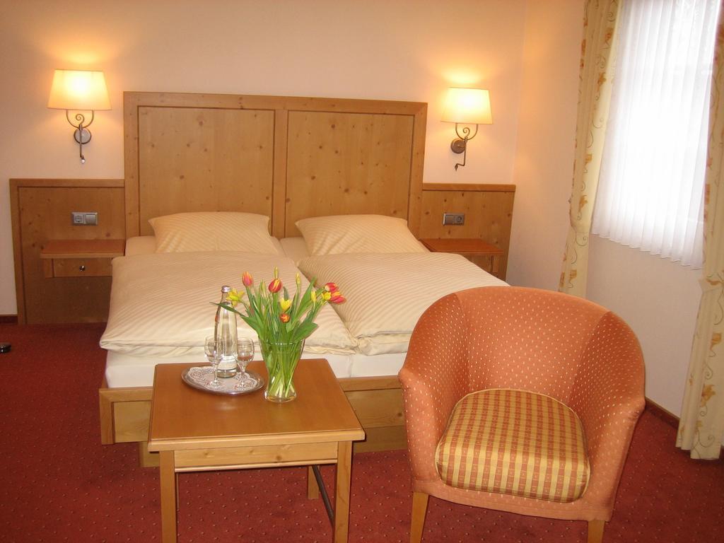Отель Lindenhof 3*